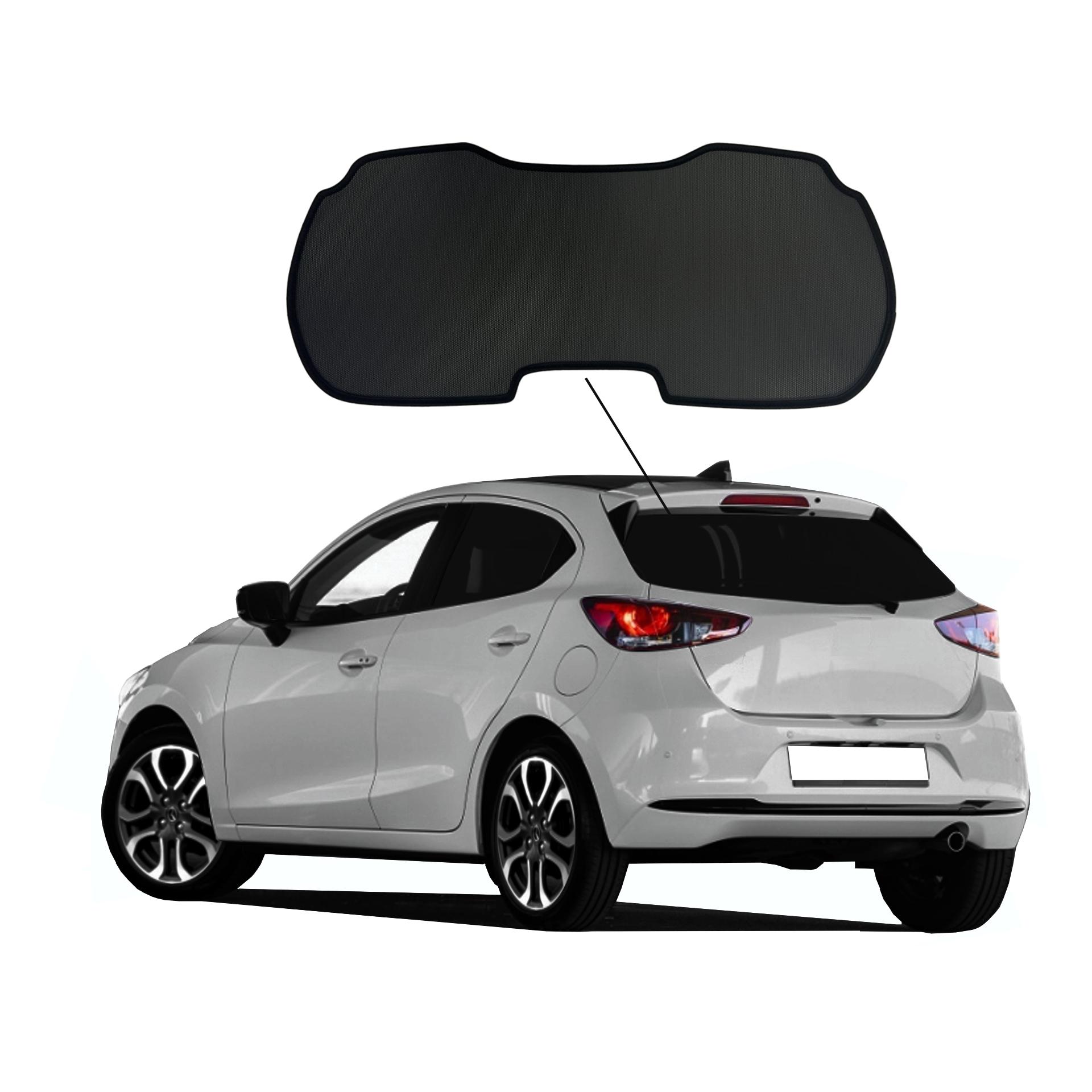 ein Mazda 2 mit einem C Teil