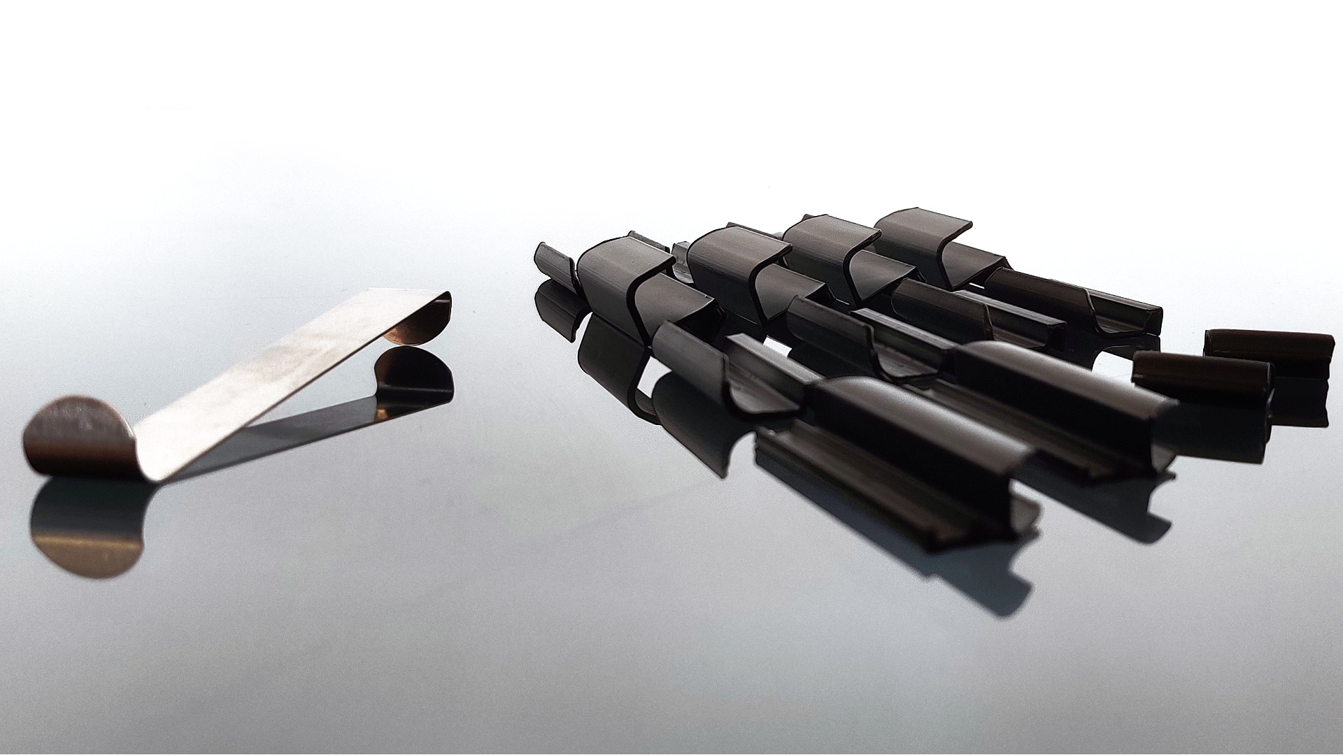 a set of spare holder for sunclip