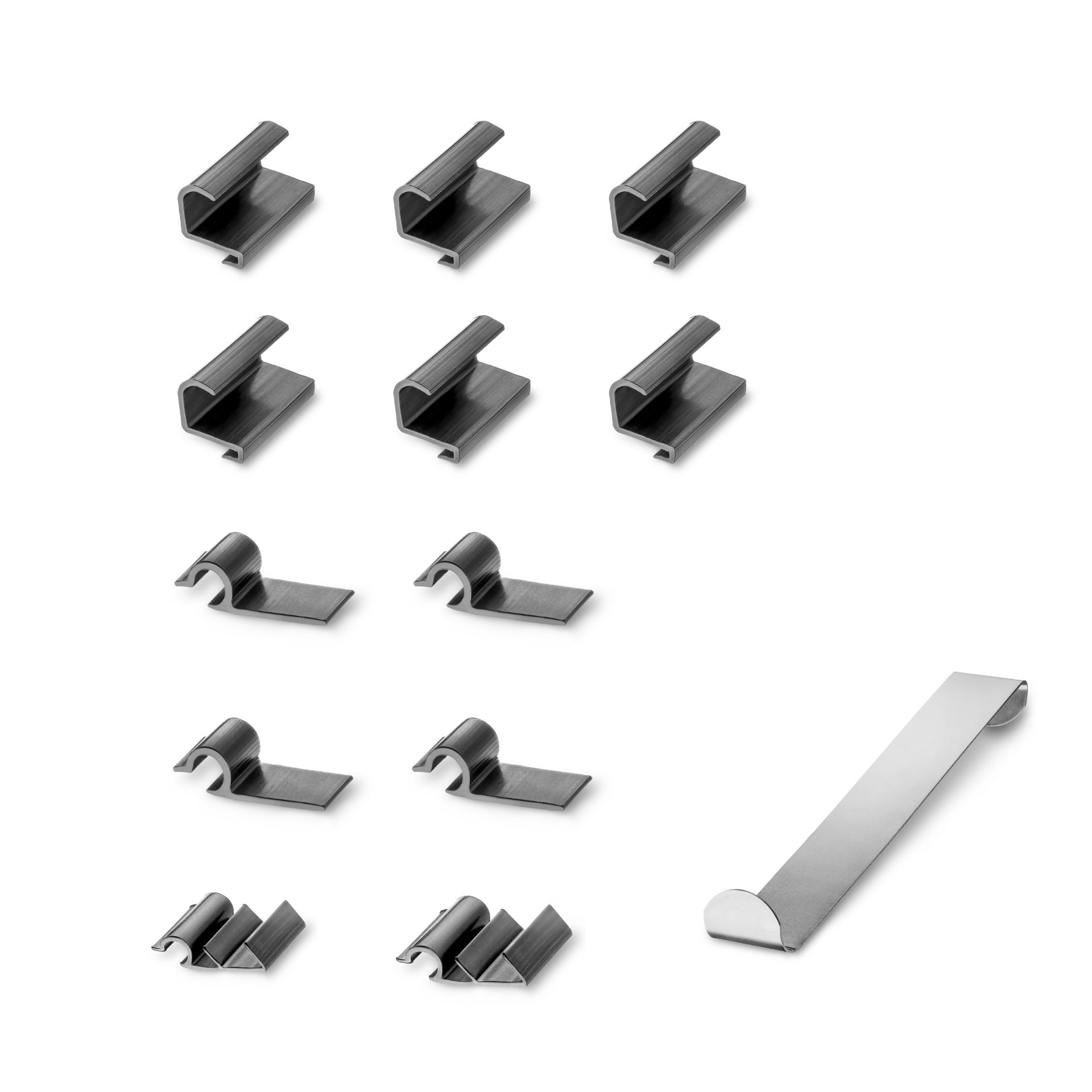 ein Halterset mit Einbauhilfe für Dacia Duster